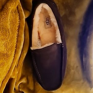 NEW Uggs Australia mocassins DARK BROWN men size 9